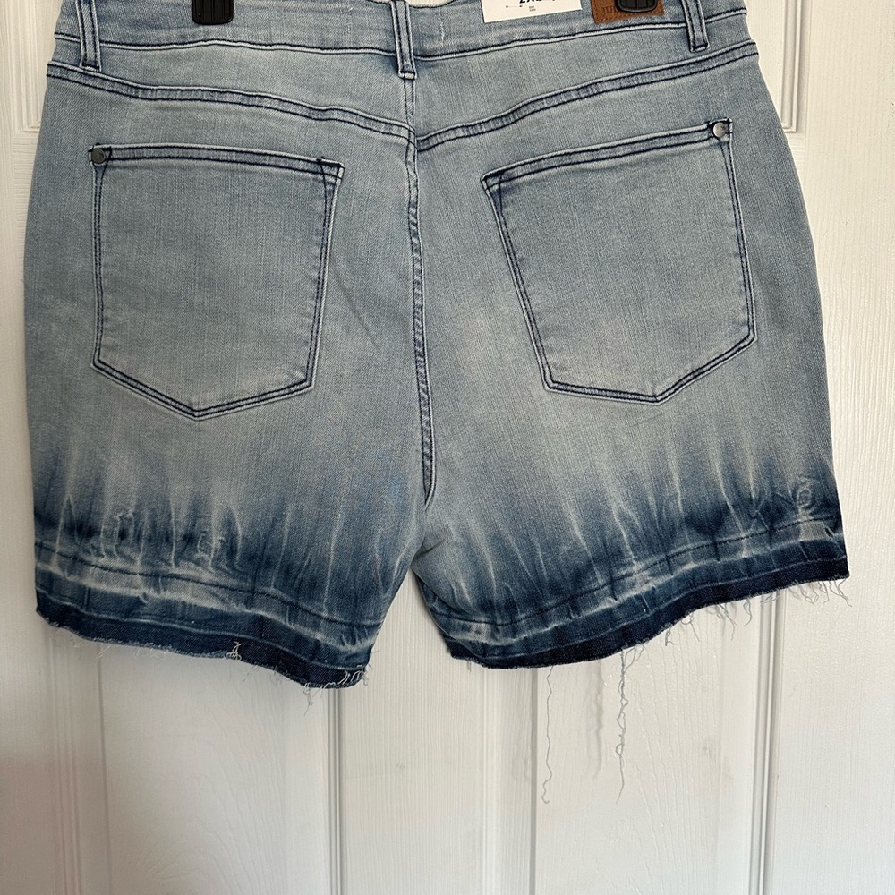 NWT Judy Blue Shorts 2XL - Picture 4 of 4